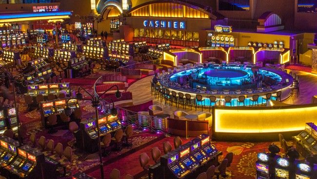 Lucky Spin Casino کیسینو میں پوکر گیمز